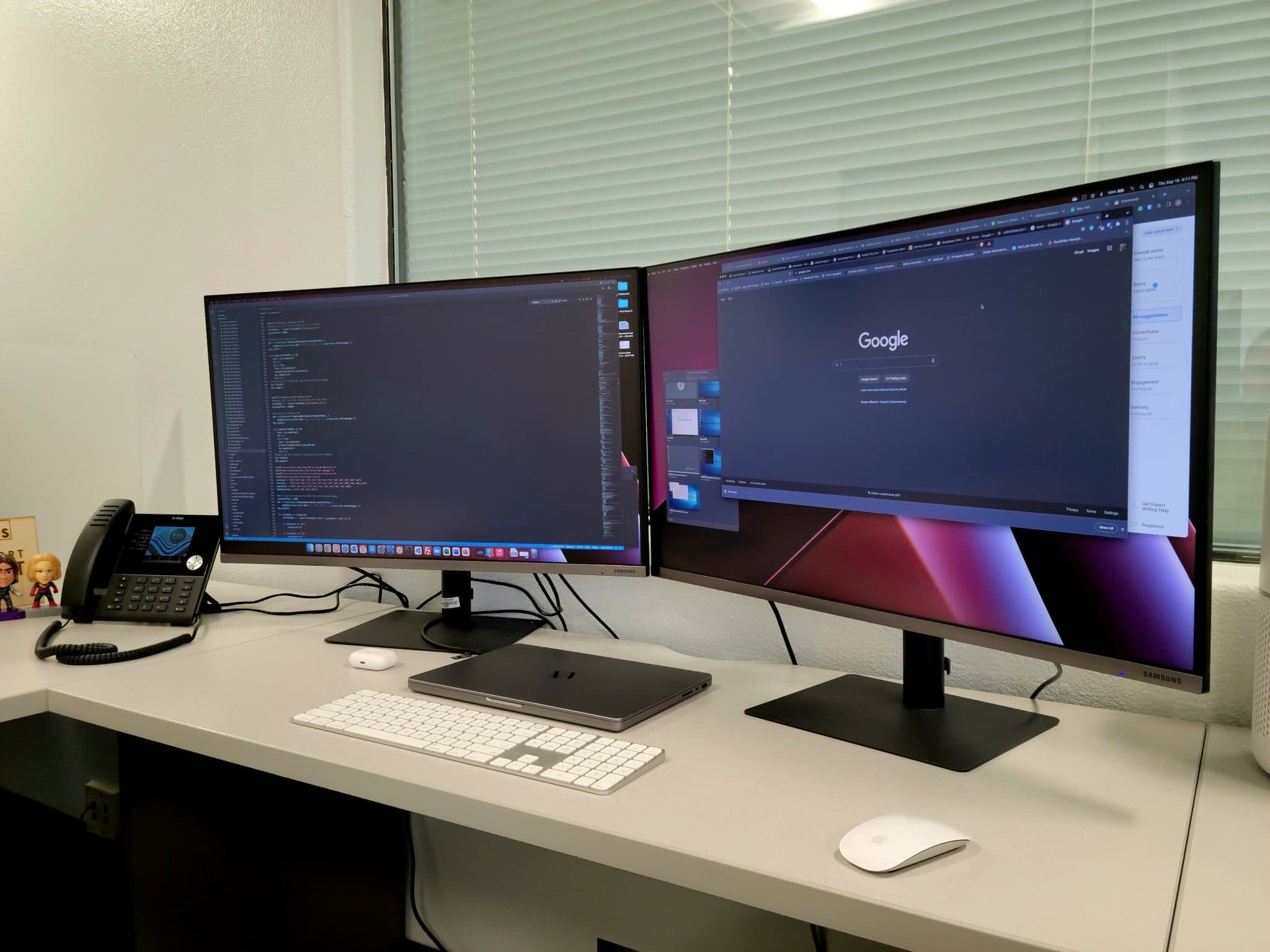 A desk with two monitors, the kind of simple setup most clippers start with